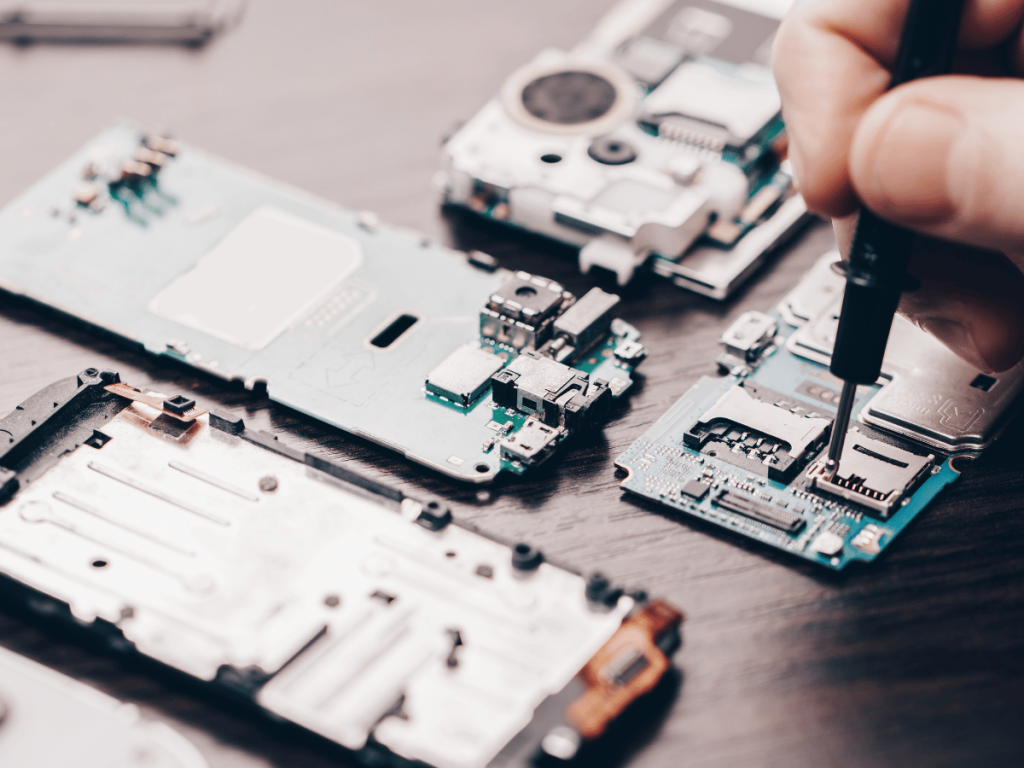TROUBLESHOOTING AND UNDERSTANDING MOBILE COMPONENTS AND CIRCUITS THEORY